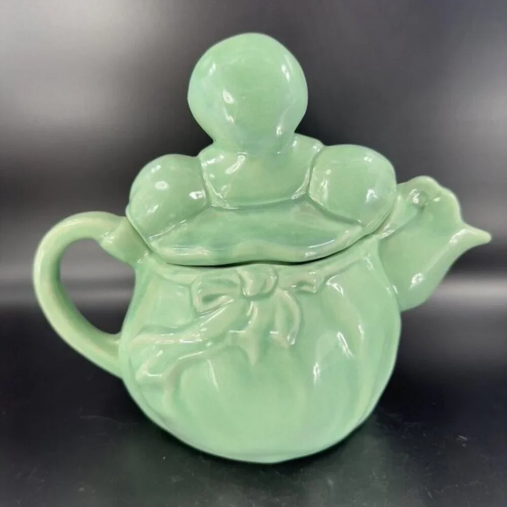 Vintage Red Wing Pottery Teapot Carafe Girl Lady Light Green Made in USA 260 VTG